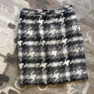 Loft houndstooth skirt